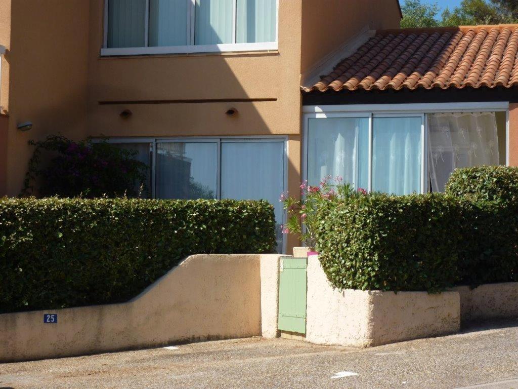 Logement calme proche mer, 4 personnes, St Aygulf Fréjus Eksteriør billede